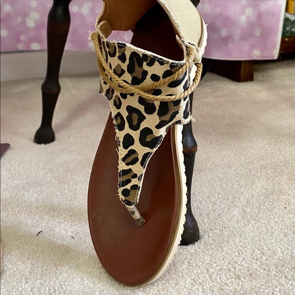 Animal print sandal, zip heel, rope detail - Picture 4 of 14